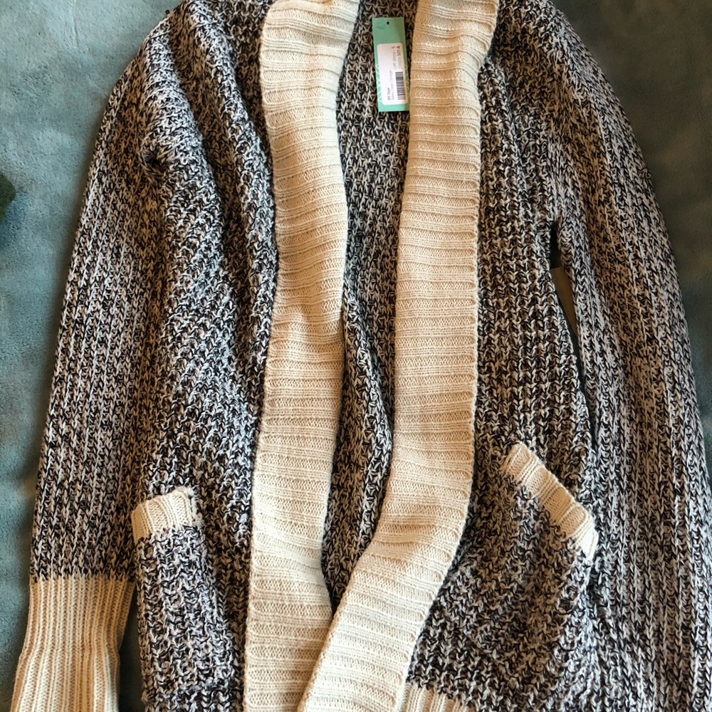 Cardigan sweater